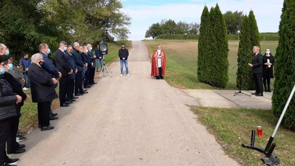 OBILJEŽENA 29. OBLJETNICA STRADANJA LOVASA: U okrutnom zločinu 1991. smrtno je stradao 21 Lovašanin, a 14 ih je ranjeno