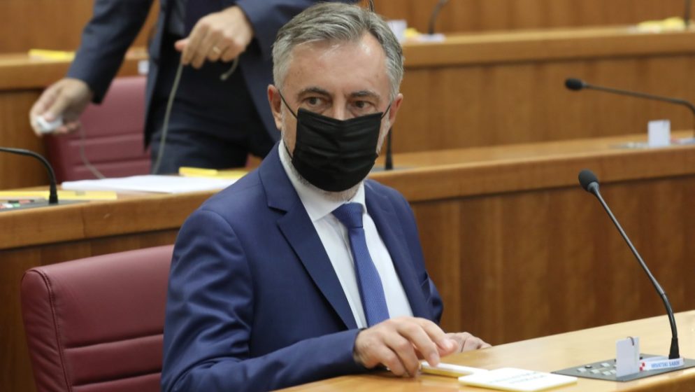 Tri saborska zastupnika i četiri službenice u samoizolaciji