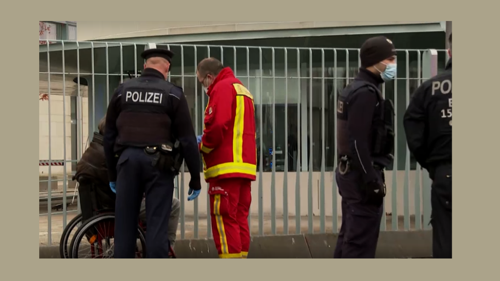 Njemačka policija: iza napada na Merkelin ured ne stoji ekstremizam
