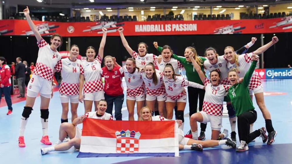 TRI UTAKMICE, TRI POBJEDE! Čestitamo našim rukometašicama na velikoj borbi i odličnom rezultatu