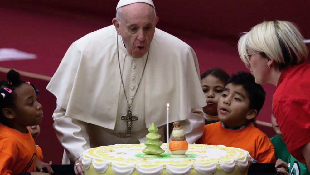Papi Franji, od srca čestitamo 84. rođendan!