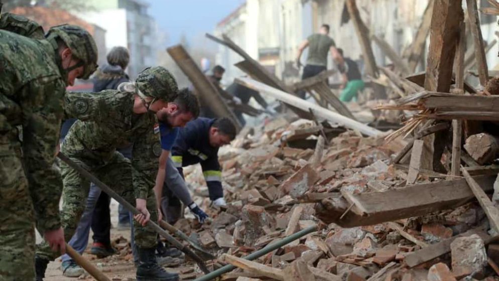 U razornom potresu u Petrinji i Glini šestero poginulih. Među mrtvima otac i sin