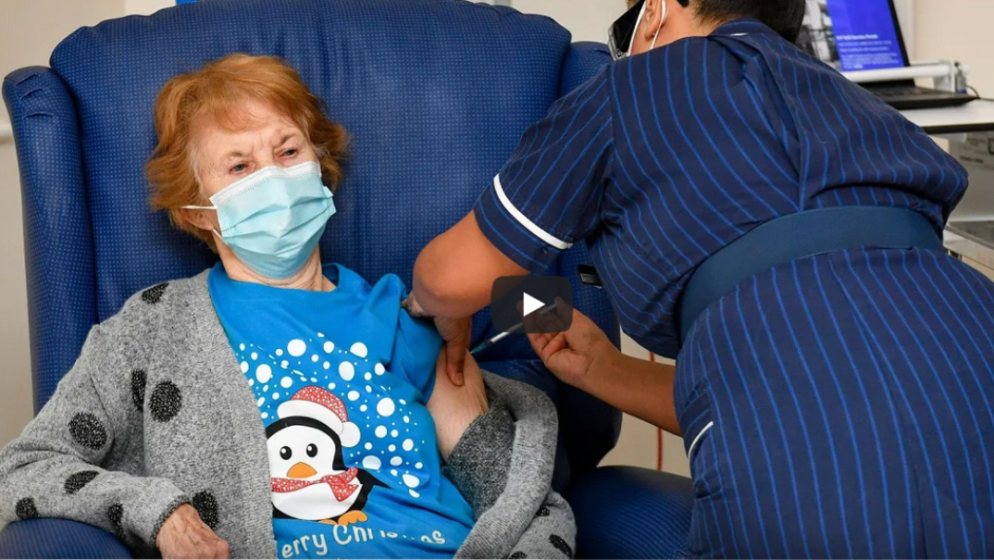 (VIDEO) Britanska baka prva na svijetu primila Pfizerovo cjepivo izvan ispitivanja