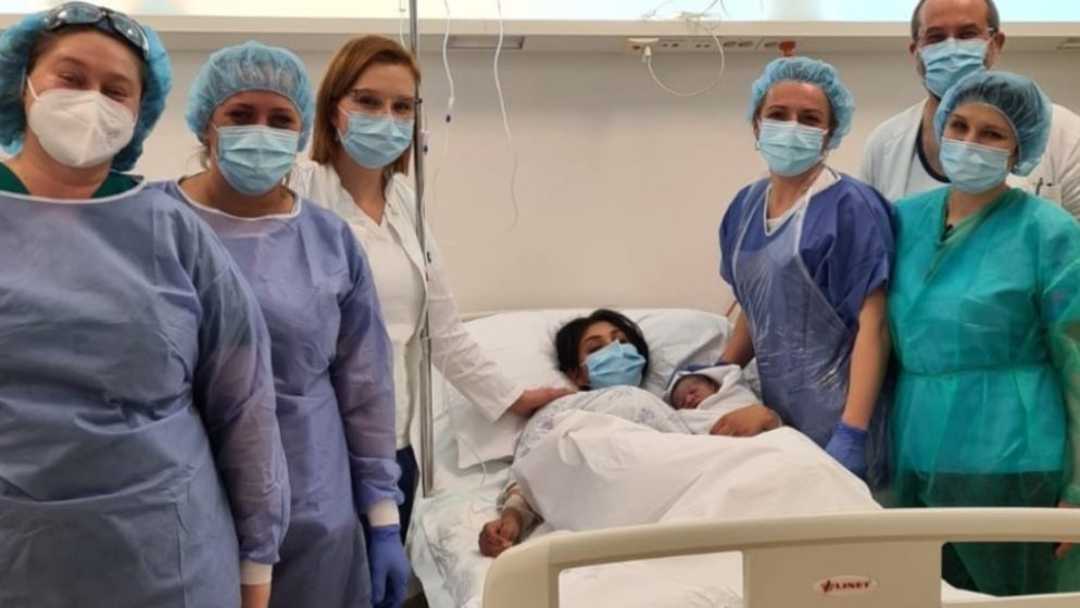 15 SEKUNDI NAKON PONOĆI U Sisku rođena prva beba u Hrvatskoj, iz Petrinje