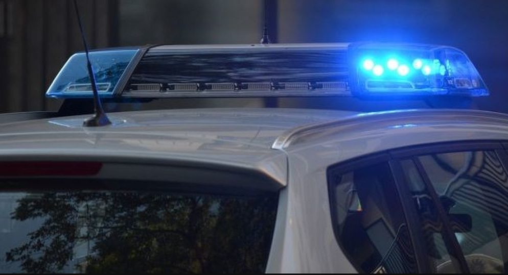 Došli mu isključiti struju, on na njih bacio bombu, trojica ozlijeđena