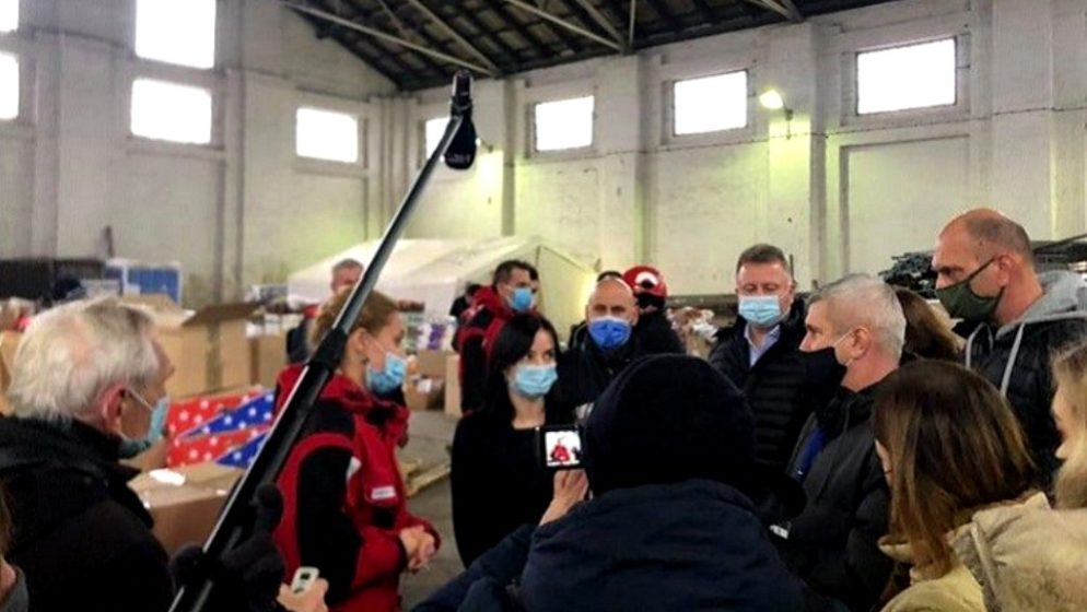 POLJOPRIVREDNICIMA U POTREBI kroz donacije osigurano 200 tona stočne hrane i 30.000 litara mlijeka