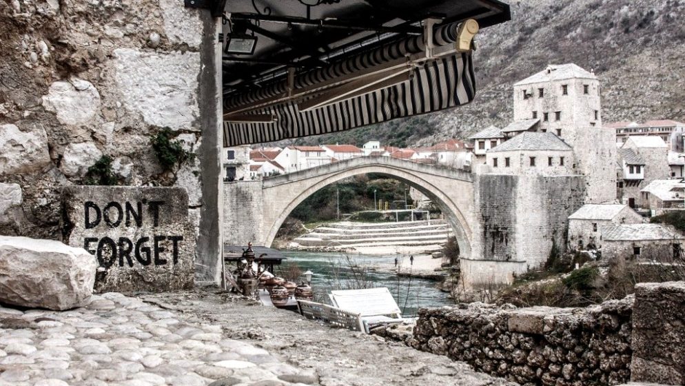 U Mostaru sve radi! Kafići, restorani, klubovi, trgovački centri… Baš sve…