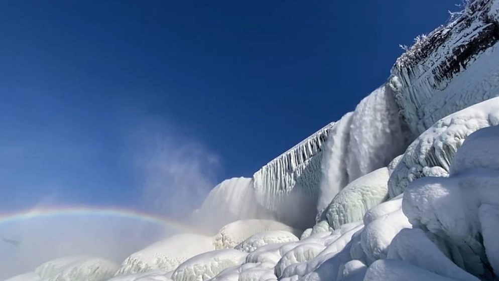 (VIDEO) Spektakularna snimka zaleđenih Niagarinih slapova