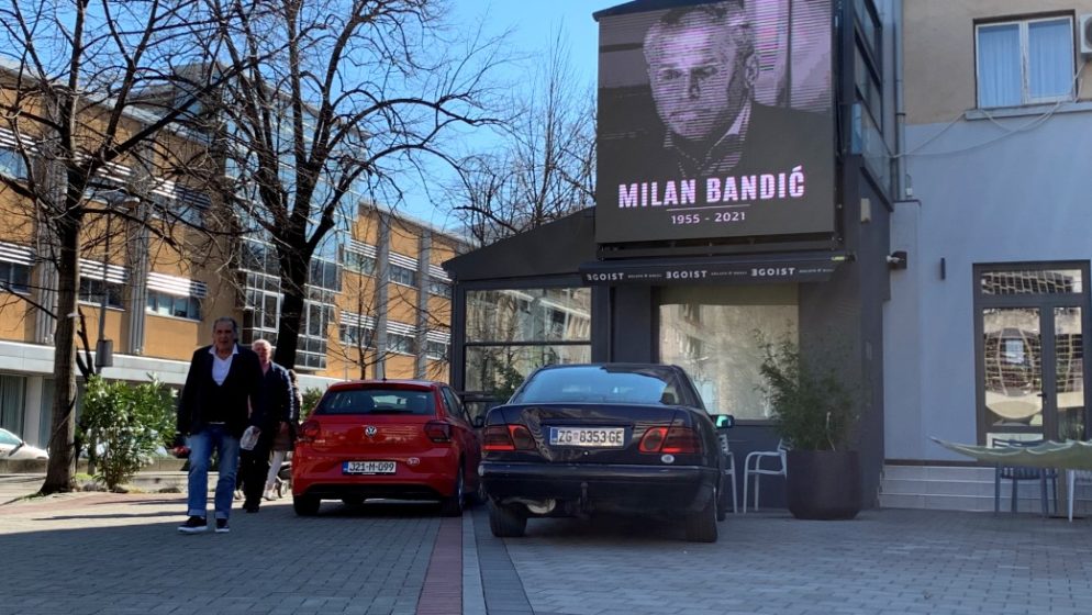 Ispred Bandićeve rodne kuće svijeće, u Mostaru fotografija na videozidu