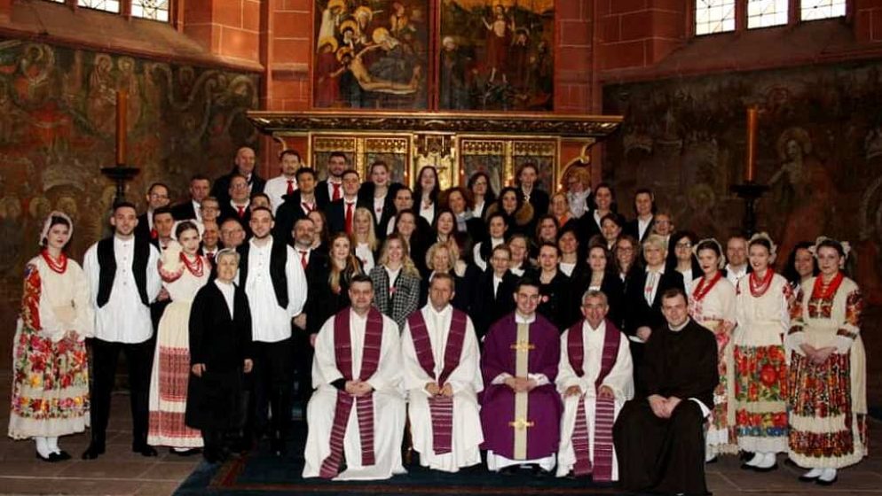 U KATEDRALI SVETOG BARTOLOMEJA U FRANKFURTU u službu župnika uveden fra Petar Komljenović