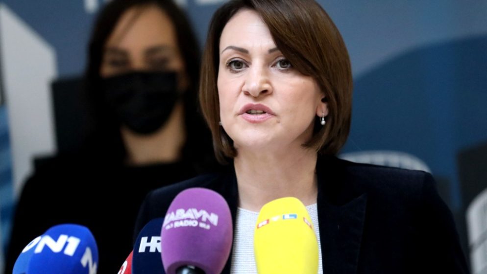 Cijeli Zagreb se pita jesu li maske na otvorenom obavezne ili ne? Jelena Pavičić Vukičević: ‘Nisam za maske na otvorenom’