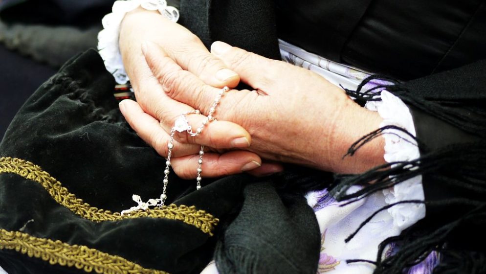 Hrvatski svećenik dirnut snagom vjere: ‘Došla je sva u boli na misu i ostala klečeći moliti sva izranjena i istučena’