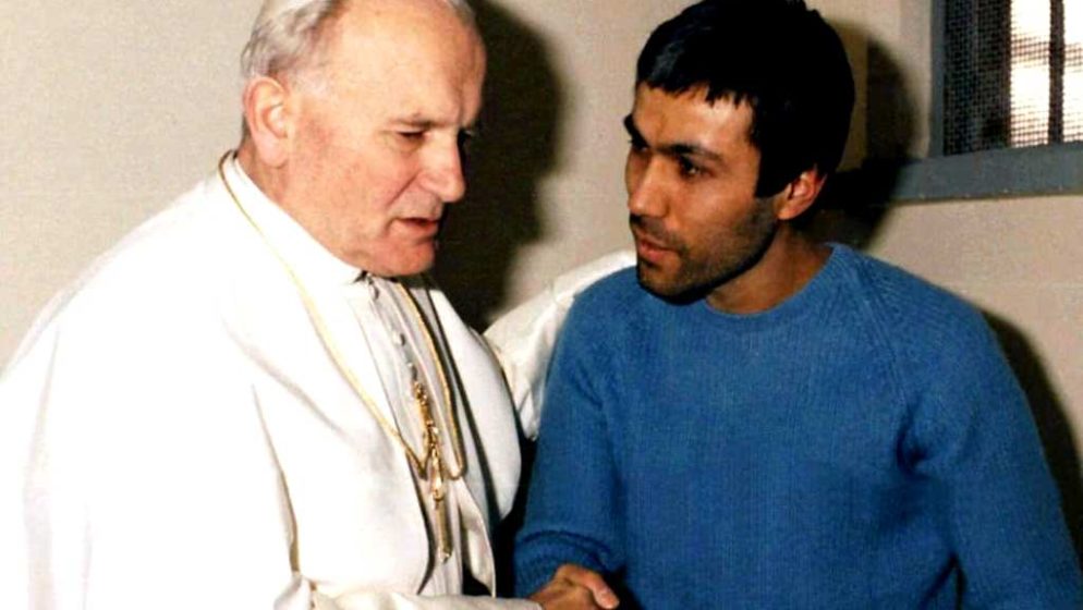 13. svibnja 1981., na blagdan Gospe Fatimske, Ivan Pavao II. upucan je na trgu sv. Petra u Rimu
