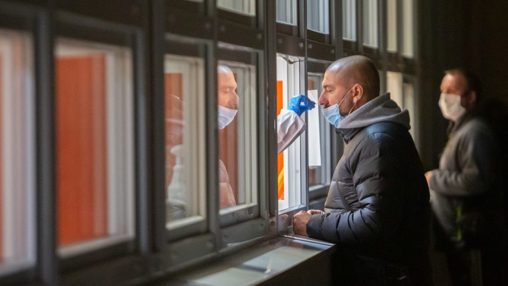 Slovenaci s lažnim PCR testom; evo kako su pokušali nasamariti policiju
