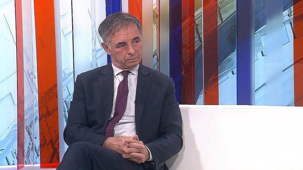 Vučić Srbima rekao da danas izvjese zastave, Pupovac poručio drugačije