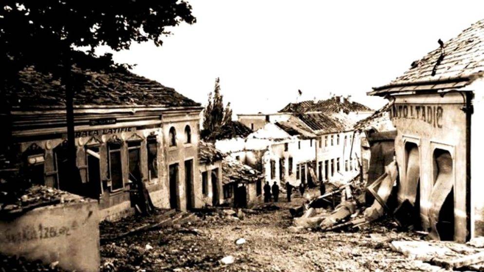 Na Livno je 28. i 29. svibnja 1944. palo oko 2.000 bombi. Najtužnije, strogo je bilo  zabranjeno sjećati se pobijenih ljudi