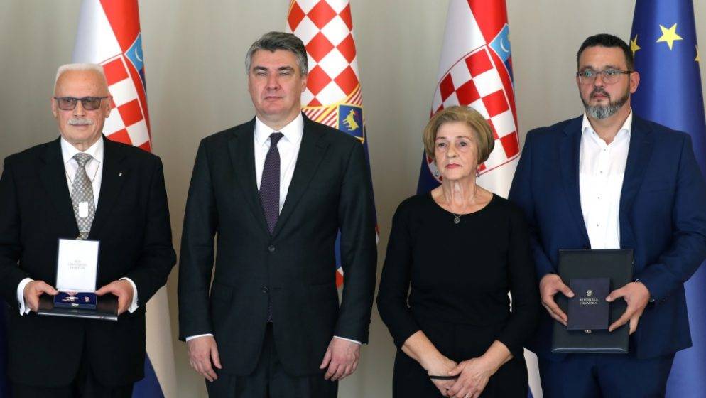 Milanović odlikovao ratne izvjestitelje Žarka Plevnika i posmrtno Željka Ružičića