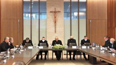 Hrvatski biskupi protiv COVID potvrda, podržali cijepljenje: 'Ima onih koji osporavaju pandemiju, naštetili su ugledu Crkve'