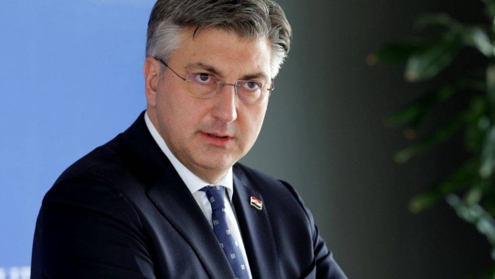 Plenković čestitao Božić, pozvao na cijepljenje i zaželio što manje polarizacije
