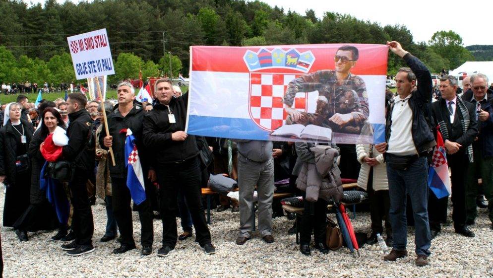 Austrijska vlada donijela odluku o zabrani HOS-ovih obilježja