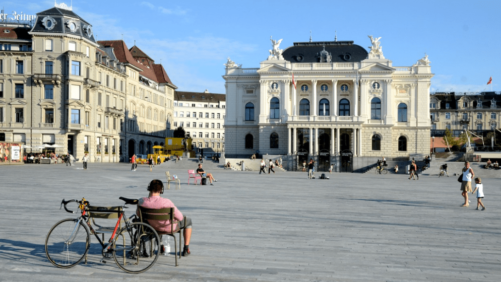 I Švicarska objavila da ukida većinu mjera za suzbijanje covida