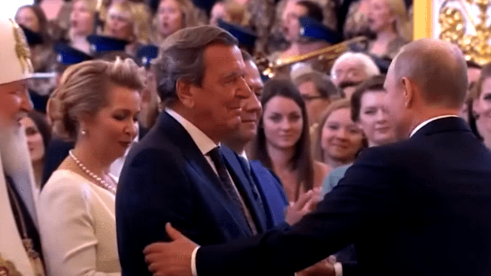 Bivšem njemačkom kancelaru Schröderu oduzeto počasno članstvo u DFB-u