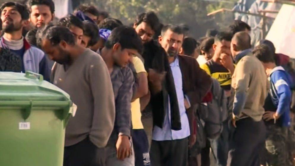 BiH policija premješta više stotina ilegalnih migranata iz Velike Kladuše u kamp ‘Lipa‘