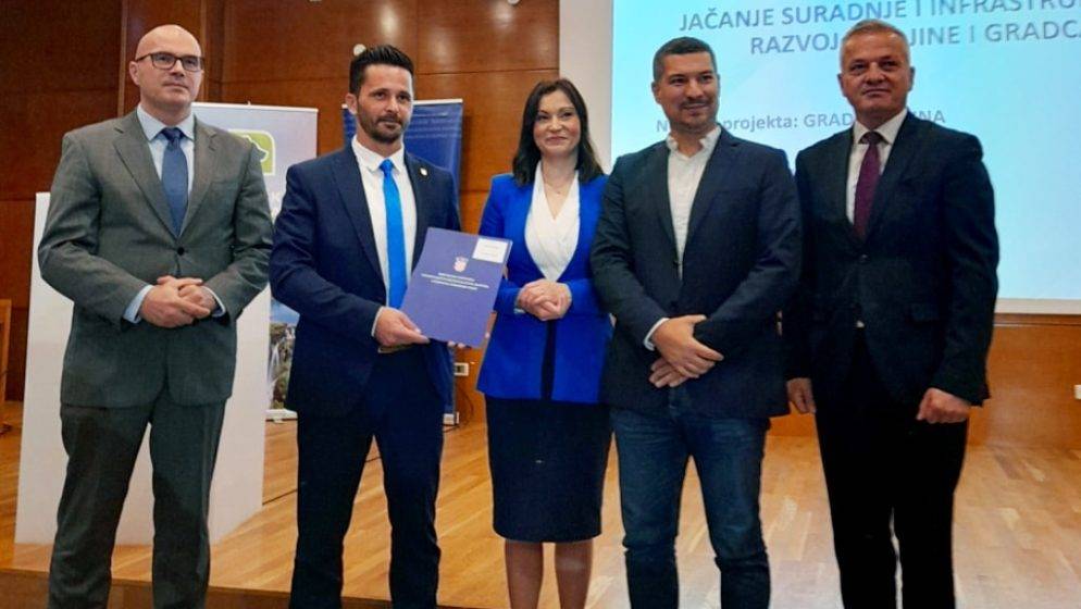 Uručeno 45 ugovora iz Programa prekogranične suradnje Hrvatske i Bosne i Hercegovine, vrijednih devet milijuna kuna