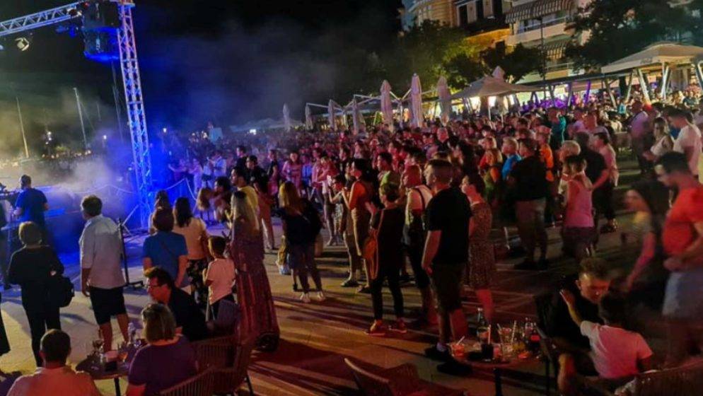 Festival ‘Na palade’ u Crikvenici oduševio više od 2.500 posjetitelja hitovima iz osamdesetih