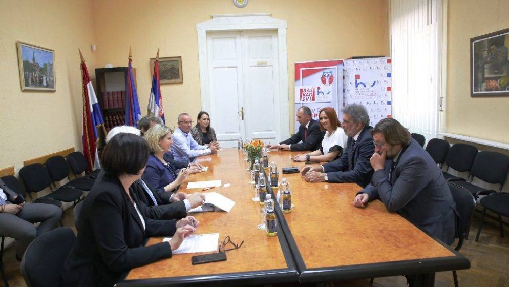 Ministar Fuchs održao sastanak s vodstvom hrvatske zajednice u Srbiji