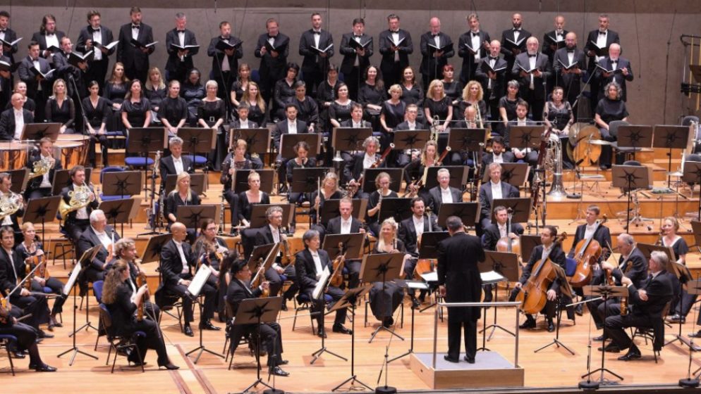 VELIKI KONCERT PRIJATELJSTVA! U glasovitoj Herkulessaal oduševili zbor HRT-a i Minhenski radijski orkestar pod ravnanjem Ivana Repušića