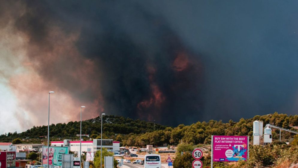 U požaru u Šibensko-kninskoj županiji izgorjelo 3300 hektara površine i desetak objekata