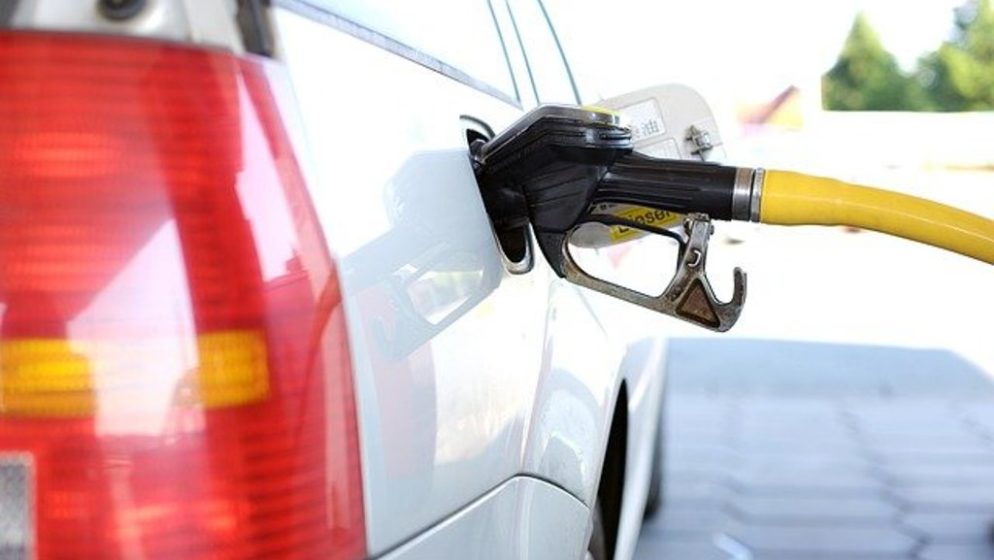 Ako Vlada ne intervenira, u utorak u Hrvatskoj jako poskupljuje gorivo