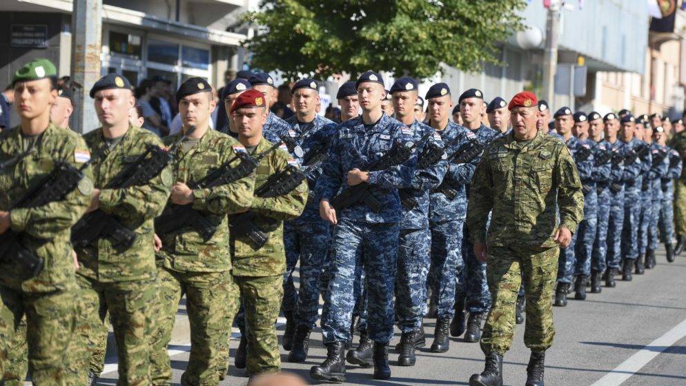 Počela proslava Dana pobjede i domovinske zahvalnosti, podignuta zastava na Kninskoj tvrđavi
