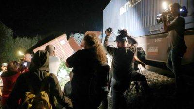 Tri smrtno stradale i 11 ozlijeđenih osoba u željezničkoj nesreći