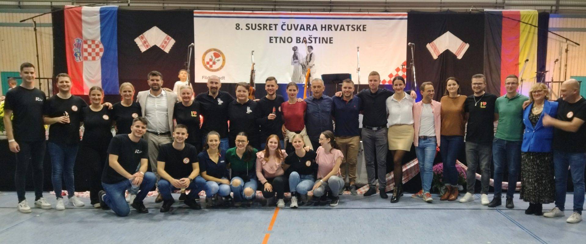 Hrvatsko kulturno-umjetničko društvo 'Ruža' iz njemačkog Filderstadta organiziralo folklornu manifestaciju 'Susret čuvara hrvatske etno baštine' 