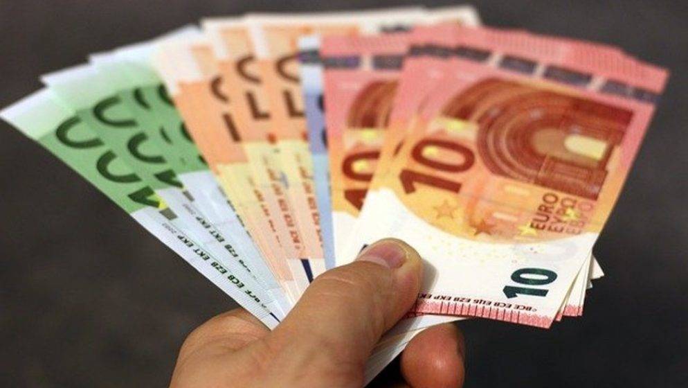 Euro u Hrvatsku dolazi stiže uslijed inflacije, rasta kamata i geopolitičke krize