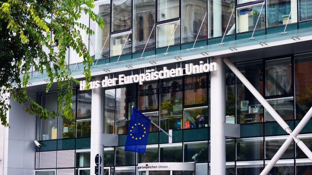 Europska komisija predlaže trenutačno izvršavanje transakcija u eurima