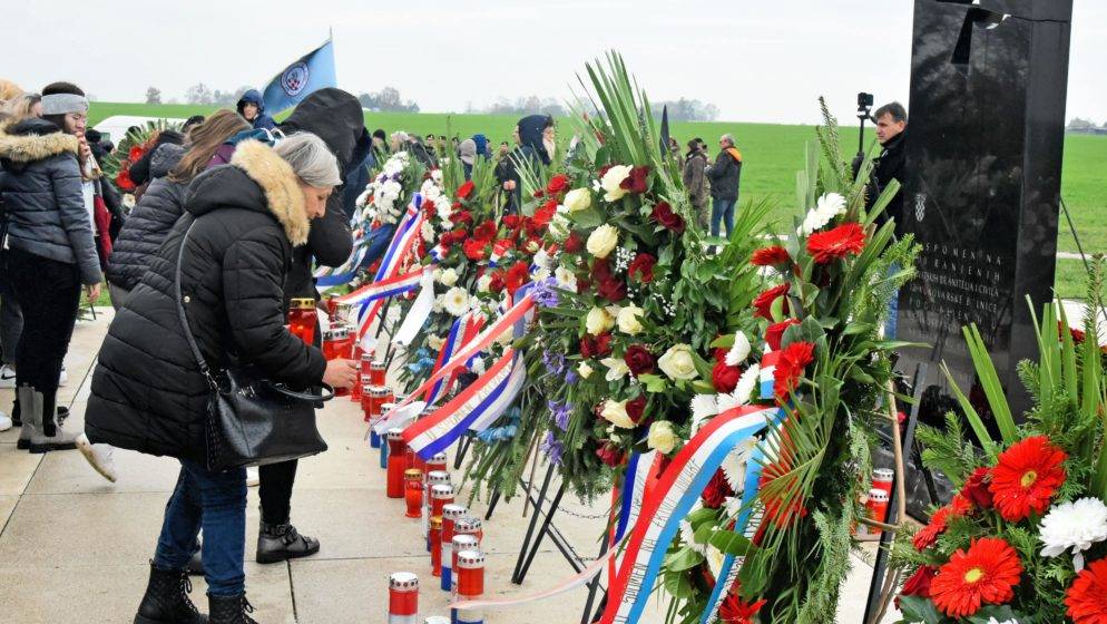 Komemoracijom na Ovčari završilo ovogodišnje obilježavanje Dana sjećanja na žrtvu Vukovara