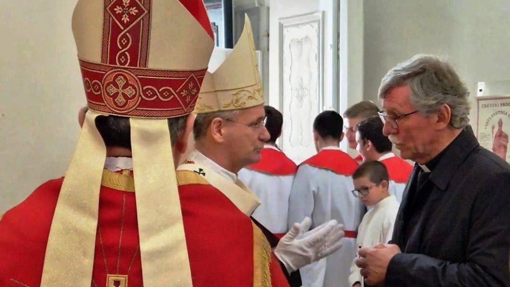 Uoči svog 74 rođendana i gotovo nakon 26 godina upravljanja zagrebačkom nadbiskupijom, kardinal Josip Bozanić je dobio nasljednika