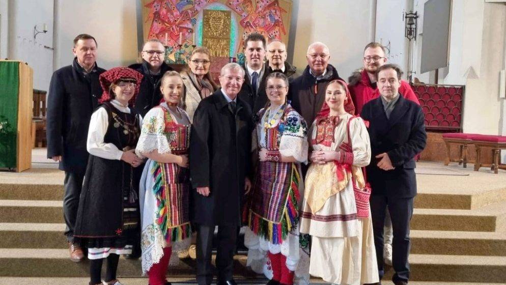Hrvatsku katoličku župu Salzburg posjetio guverner pokrajine Salzburg dr. Wilfred Hasluer te istaknuo: Vi ste marljivi, samo tako nastavite dalje