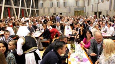 Iseljeni Hrvati svojim obiteljima, rodbini i prijateljima u Hrvatskoj poslali čak 5,1 milijarde eura, ali to, vjerujemo, iznosi i puno više