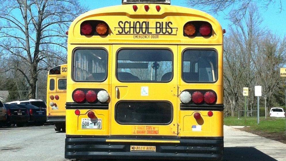 Učenik spasio putnike školskog autobusa nakon što se vozačica onesvijestila