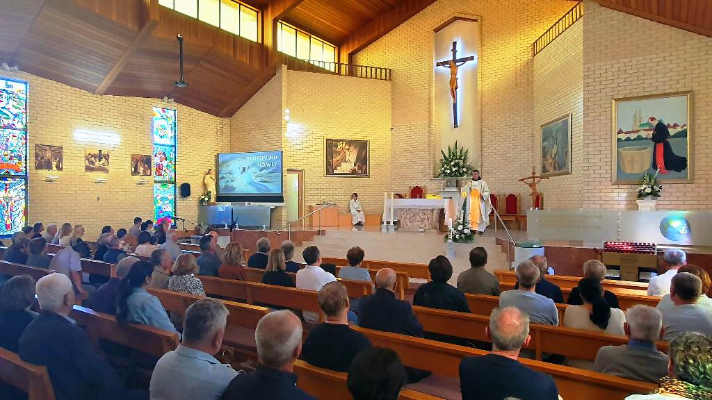 Hrvatska zajednica u Wollongongu proslavila Uskrs i 40. obljetnicu gradnje crkve i centra