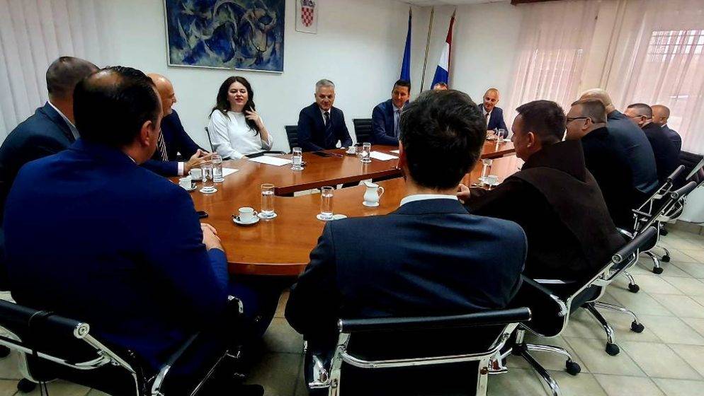 Na sastanku u Zagrebu, predstavnici Hrvata iz Tuzlanske županije upoznali državnog tajnika Milasa o svojim aktivnostima i problemima