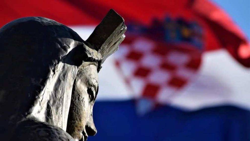 NAŠA DOMOVINA je prije točno 33 godine okrenula novu stranicu u svojoj povijesti! ZVONKO MILAS: ‘Hrvati i Hrvatice izvan RH, čestitam vam Dan državnosti!’