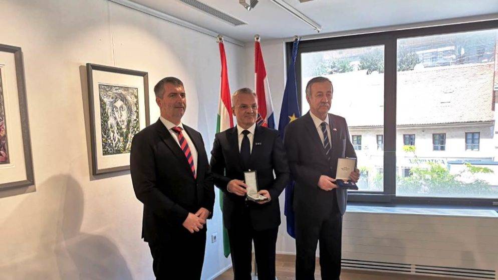 Državni tajnik Zvonko Milas odlikovan ‘Ordenom Mađarske časnički križ’ za trud u promicanju interesa hrvatske i mađarske zajednice
