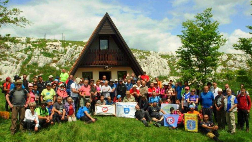 Planinari u Tomislavgradu hodali Stazom hrvatskih kraljeva uoči proslave Dana državnosti Republike Hrvatske