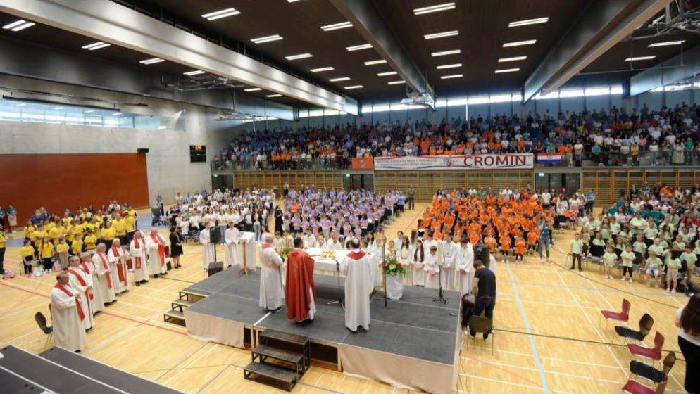 Održan 19. CROMIN u Volketswilu: Susret ministranata i malih pjevačkih zborova iz hrvatskih katoličkih misija u Švicarskoj