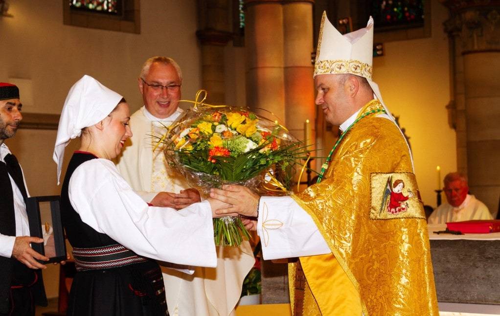 Zlatni jubilej hrvatskih katoličkih zajednica u Gelsenkirchenu i Bochumu obilježen misnim slavljima i druženjem